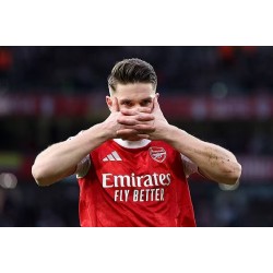 Del escepticismo al estatus de leyenda: El renacimiento del nuevo delantero del Arsenal.